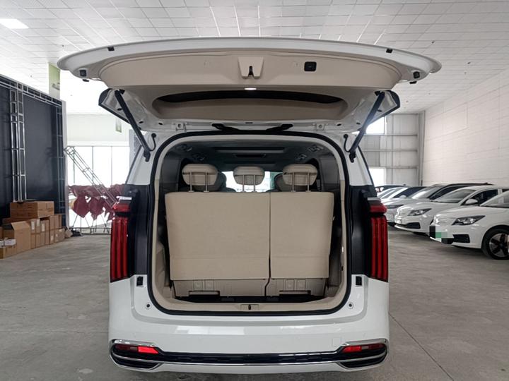 2023 AWD Flagship photo 8