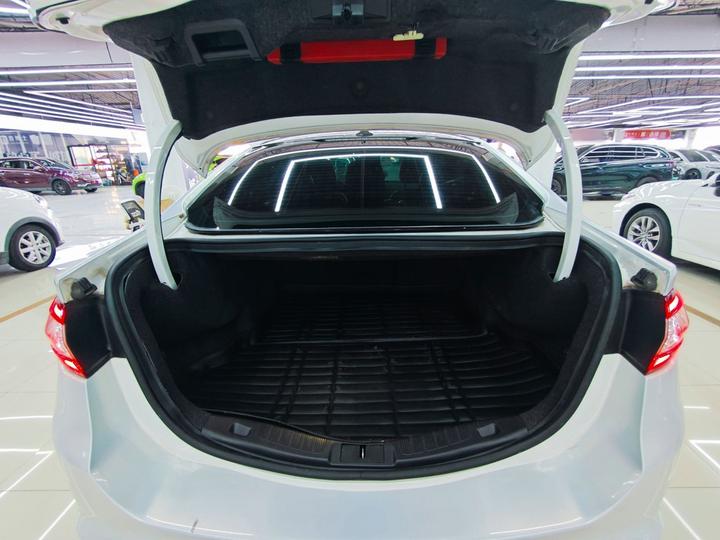 Mondeo 2013 2.0L GTDi200 Luxury photo 8