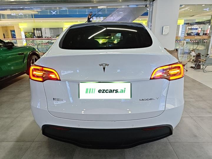Model Y 2022 Facelift RWD photo 3