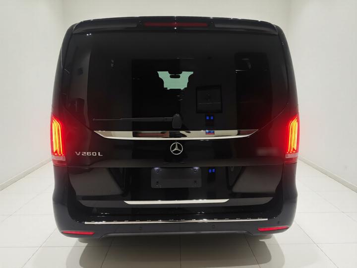 V-Class 2021 V 260 L Long Wheelbase Luxury photo 3