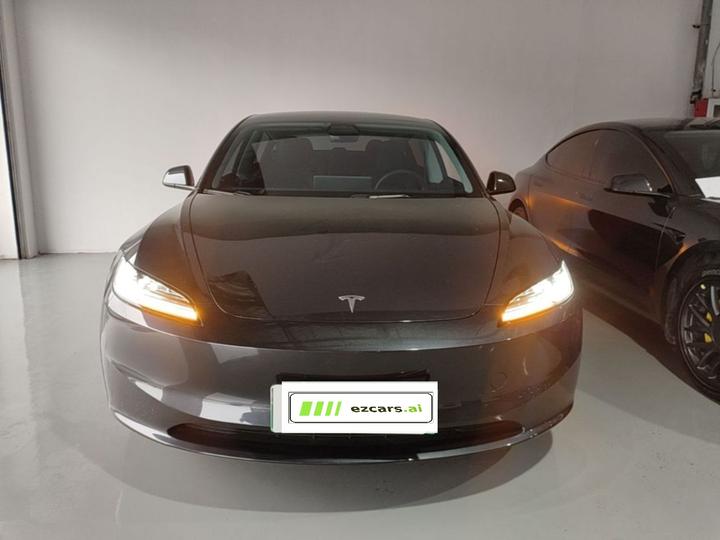Model 3 2023 RWD photo 2