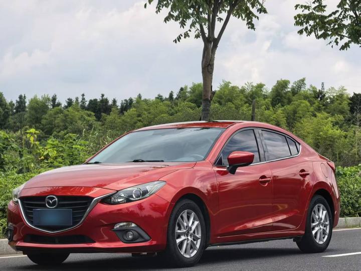 3 Axela 2016 Sedan 1.5L AT Luxury