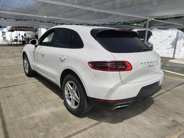 2017 Macan 2.0T photo 4