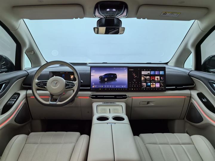 Voyah Dreamer 2025 PHEV AWD Flagship photo 4
