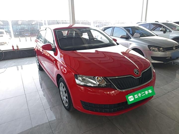 Rapid Spaceback 2016 Facelift 1.4L MT photo 3
