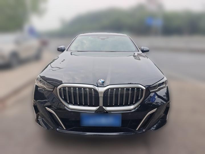 5 Series 2024 530Li Exclusive M Sport Package photo 2