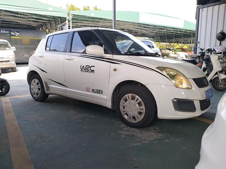 Swift 2014 1.3L MT Standard photo 3