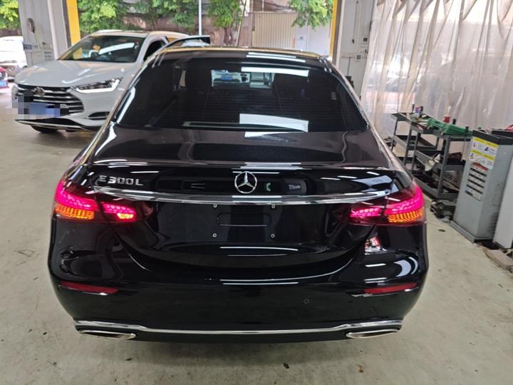 E-Class 2023 Facelift E 300 L Luxury photo 3
