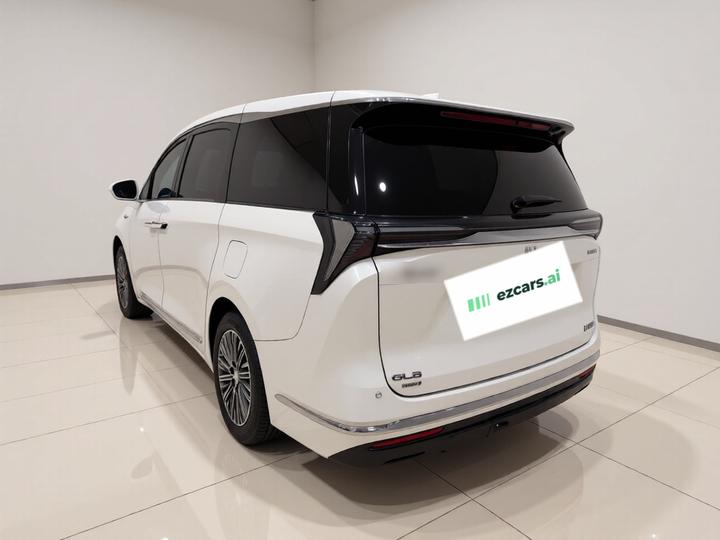 GL8 EV 2024 Exclusive 7-Seater photo 4