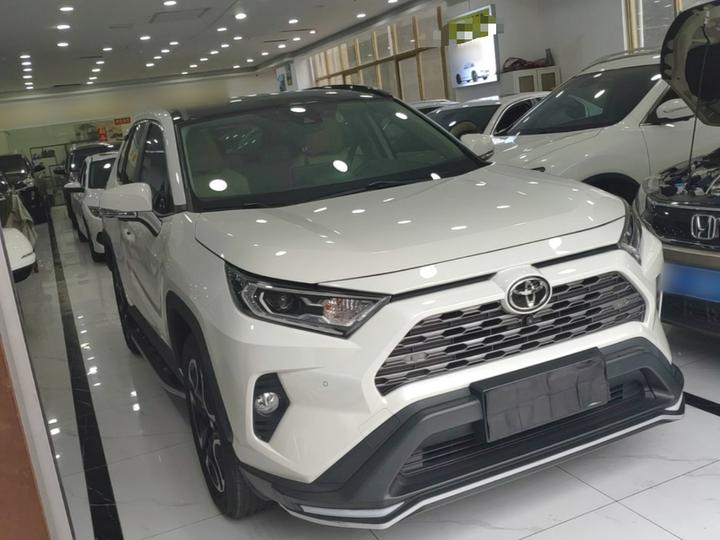 RAV4 2020 2.0L CVT RWD Premium photo 3