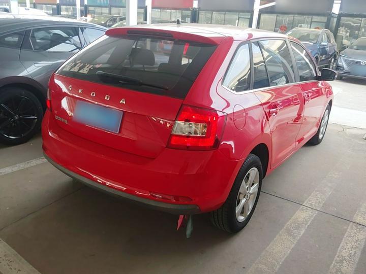 Rapid Spaceback 2019 1.5L AT Comfort photo 6