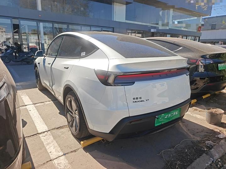 Model Y 2026 Long Range RWD photo 4