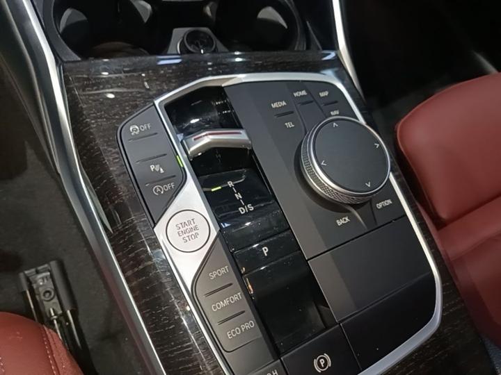 3 Series 2024 325Li M Sport Package photo 8