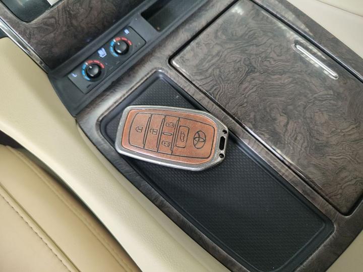 2020 Hybrid 2.5L HV Premium photo 8