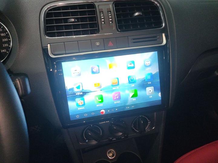 Polo 2016 1.6L AT Comfort photo 8