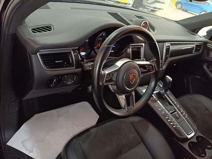 2017 Macan 2.0T photo 2