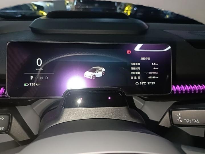 X 2023 AWD YOU 5-Seater photo 3
