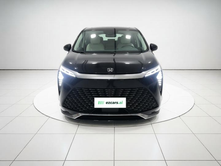 2025 2.0T 4-Seater photo 2