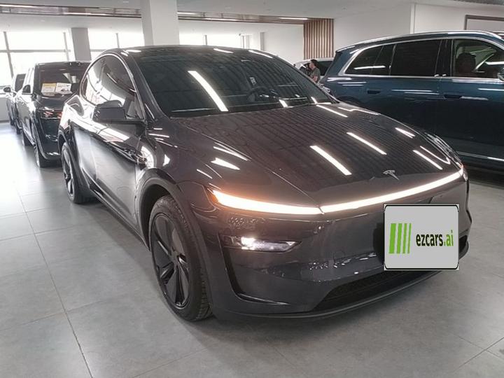 Model Y 2025 RWD photo 5