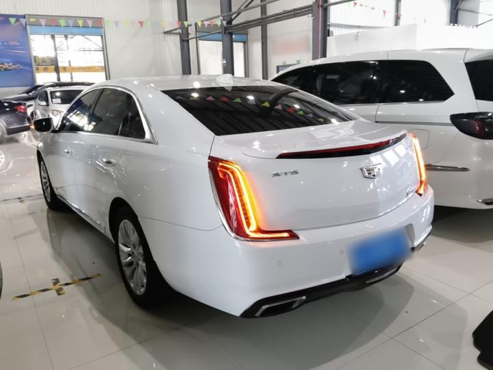 XTS 2018 28T Tech photo 4