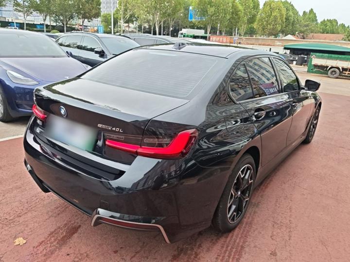 i3 2026 eDrive 40 L M Night Package photo 4