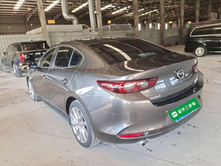 3 Axela 2021 2.0L AT photo 4
