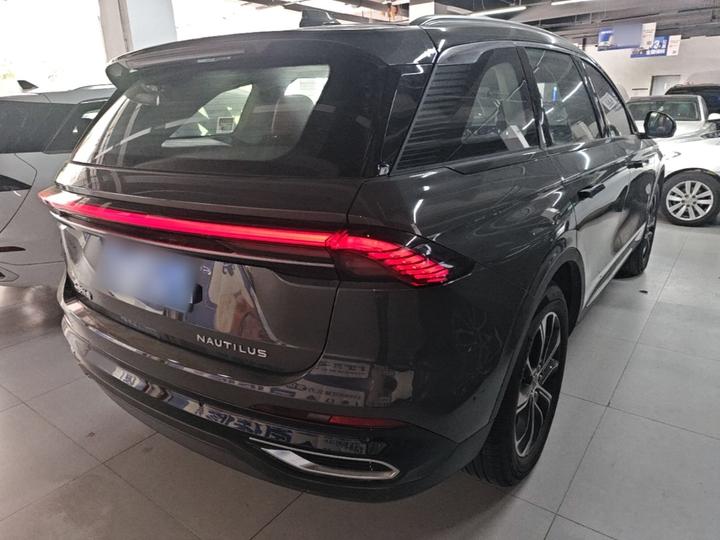 Nautilus 2025 2.0T AWD photo 4