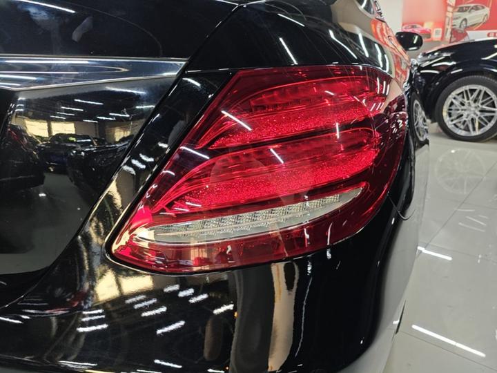 E-Class 2019 E 200 L photo 7