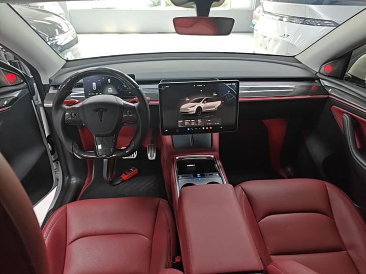 Model Y 2024 RWD photo 5