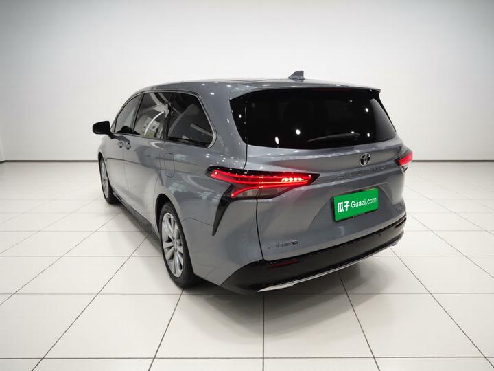 Sienna 2024 2.5L Hybrid Premium photo 4