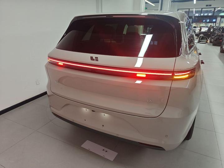 Li Auto L6 2025 Max Smart Refresh Edition photo 5
