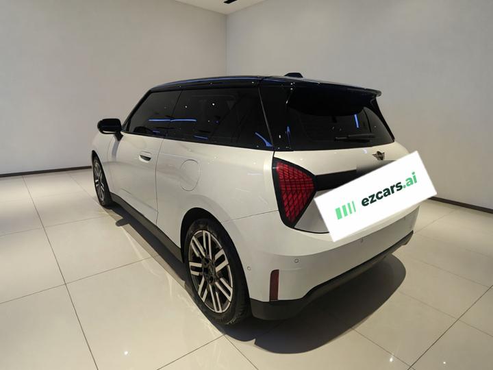 MINI COOPER 2024 456km COOPER E photo 4