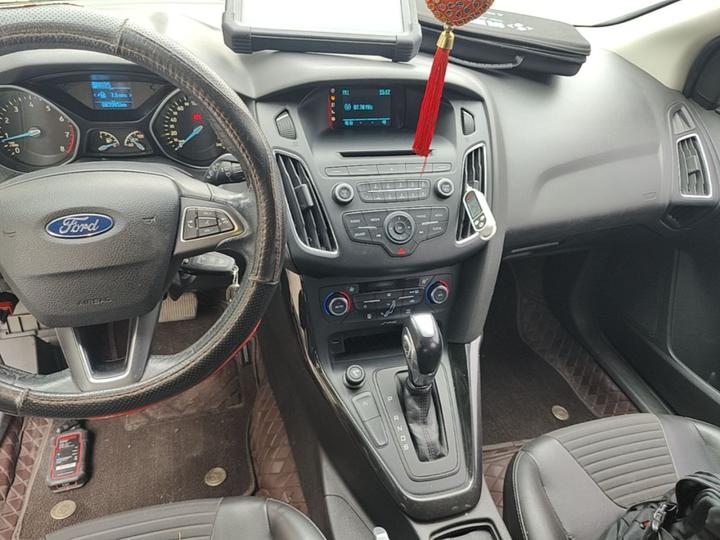 Focus 2015 Hatchback EcoBoost 125 AT photo 5