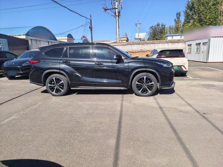 Crown 2022 2.5L HEV AWD Premium photo 5