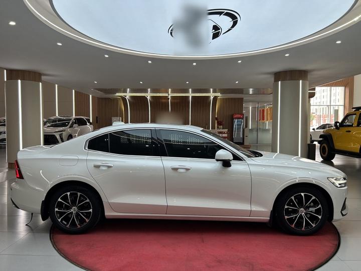 S60 2022 B4 Luxury photo 5