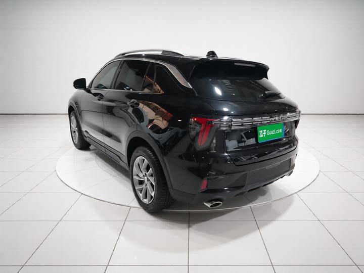 01 2024 2.0TD RWD photo 4