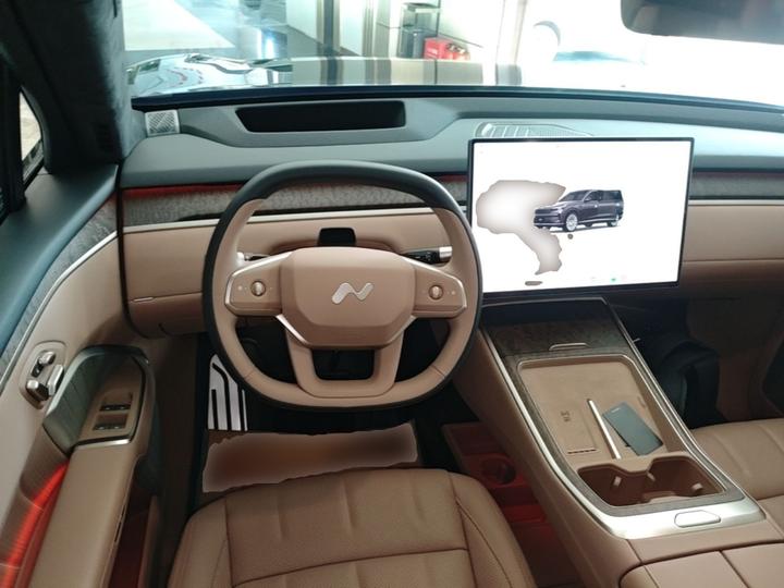 L90 2025 Ultra 6-Seater 85 photo 6