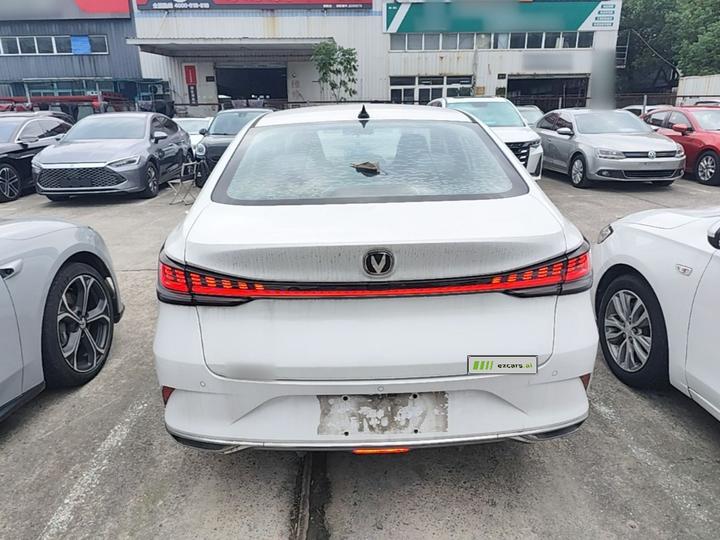 PLUS 2023 1.5T DCT Premium photo 3