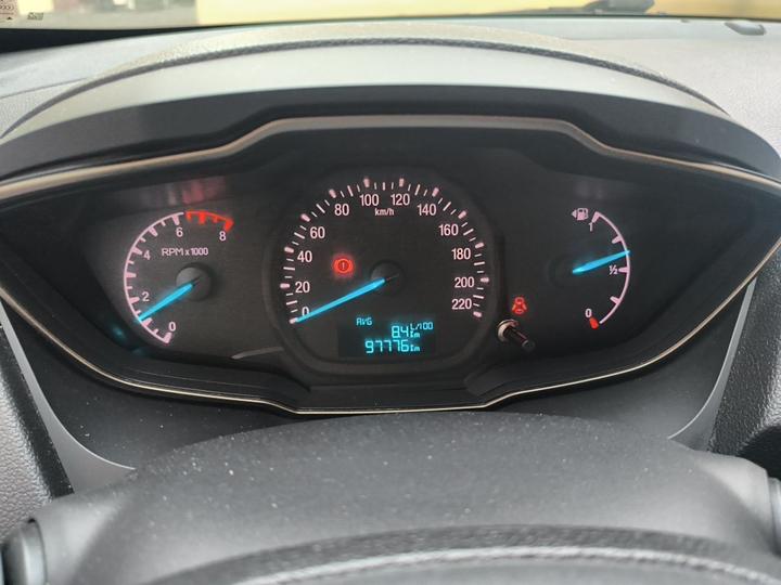Escort 2015 1.5L MT Comfort photo 8