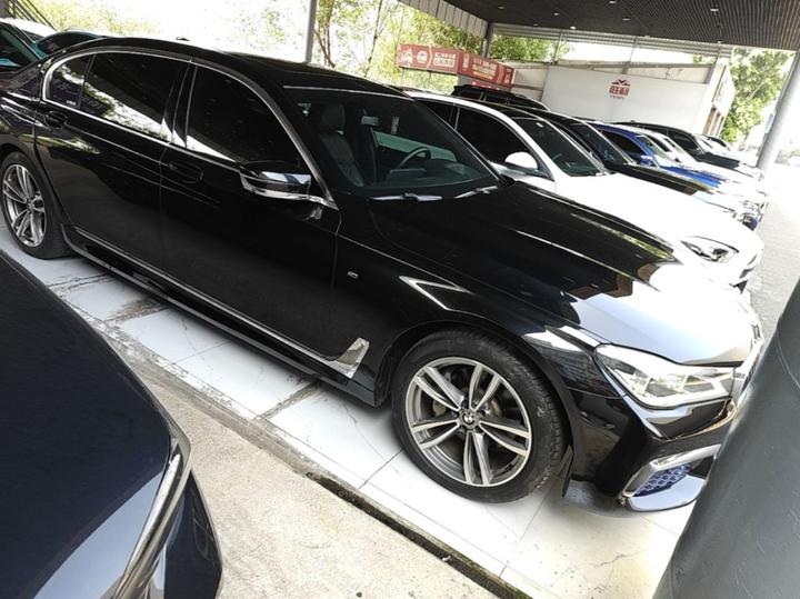 7 Series 2018 730Li Exclusive M Sport Package photo 3
