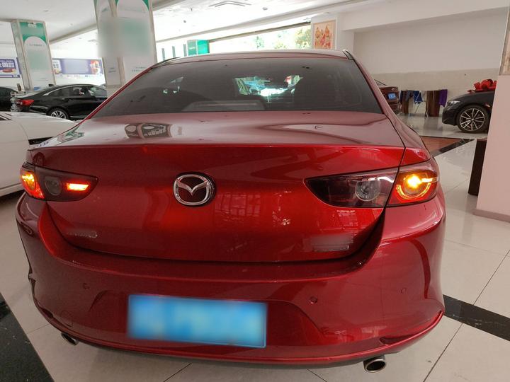 3 Axela 2022 2.0L AT photo 4