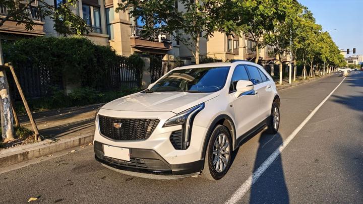 XT4 2018 28T RWD Luxury Sport