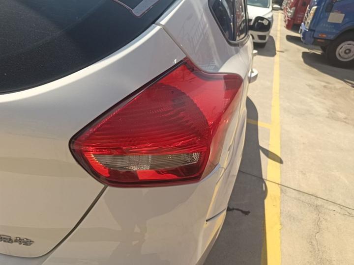 Focus 2018 Hatchback Classic 1.6L AT Fashion photo 7
