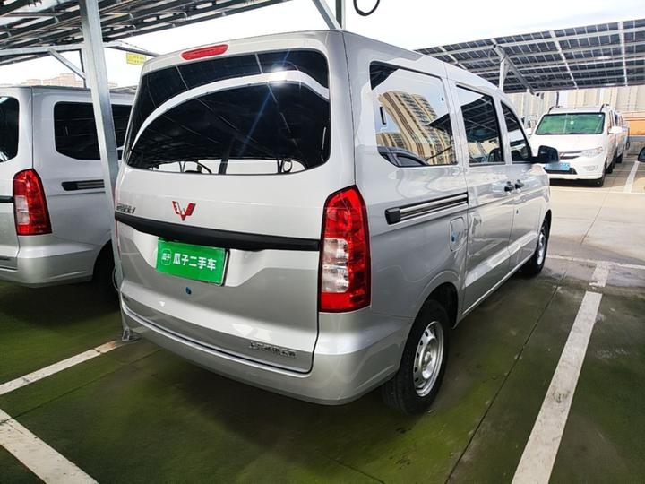 Wuling Hongguang V 2022 1.5L LAR photo 4