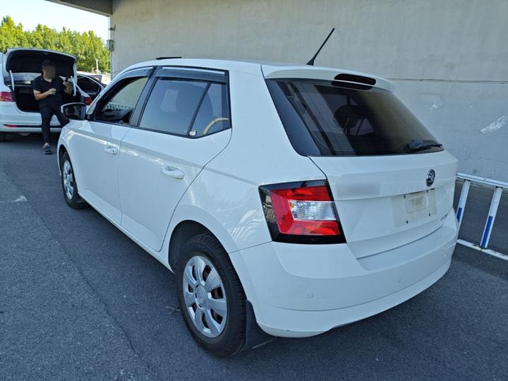 Fabia 2015 1.4L MT photo 4