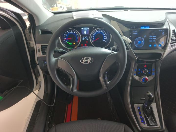 Elantra 2015 1.6L AT Leading photo 6