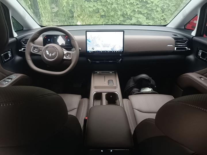 730 EV 2025 125km Luxury photo 5