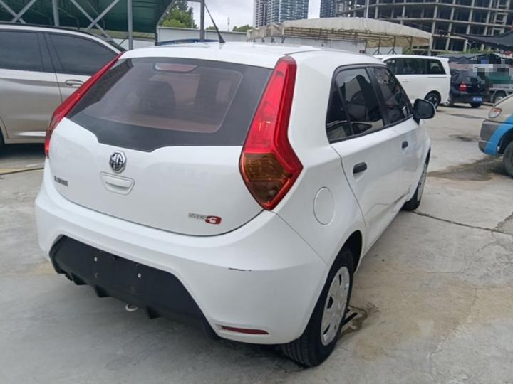 3 2016 1.3L MT Comfort photo 4