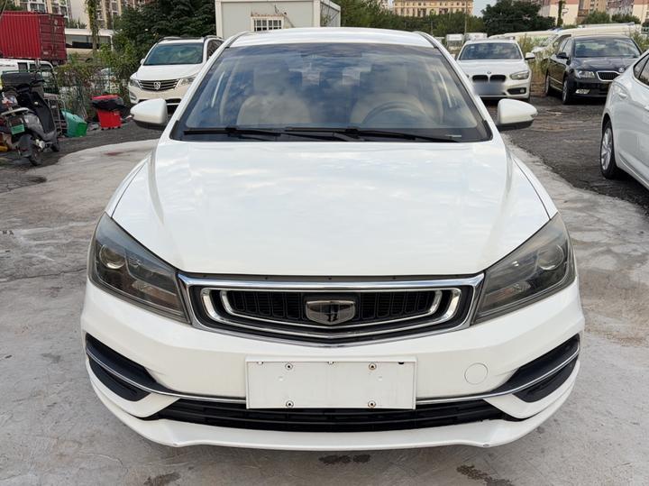 Emgrand 2018 1.5L MT Luxury photo 2