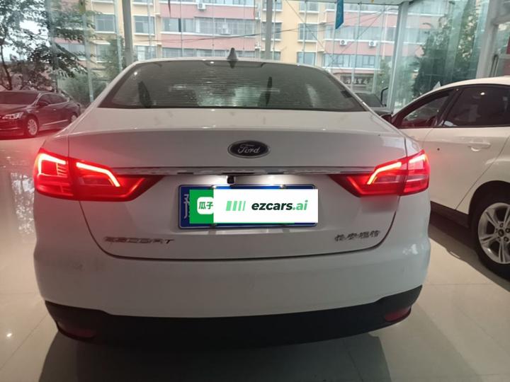 Escort 2019 Facelift 1.5L AT China VI photo 5